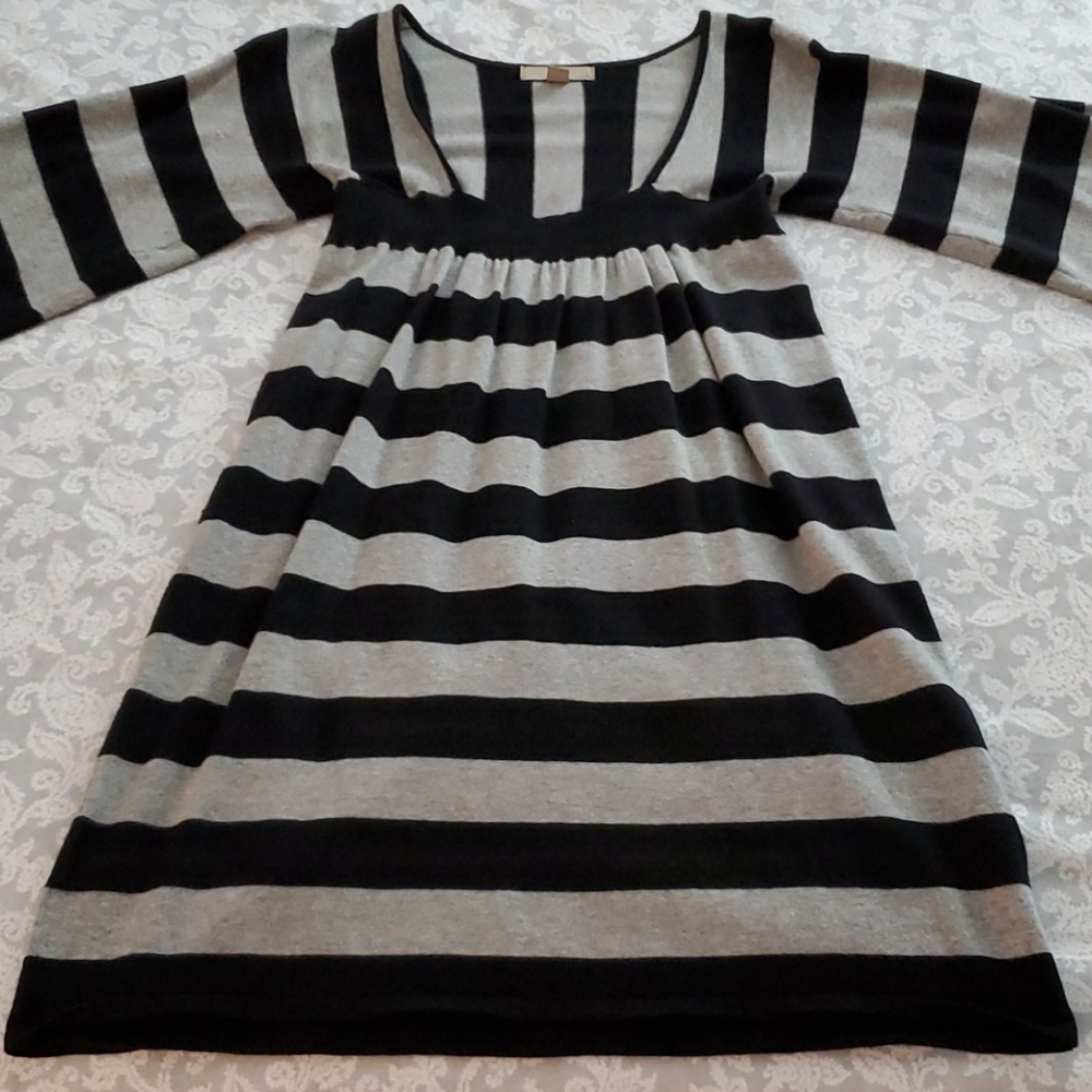 Dress - Picture 3 of 10